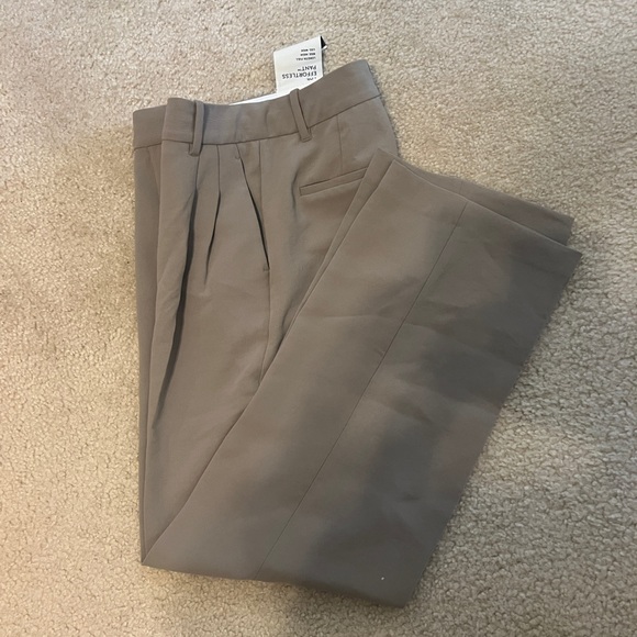 NWOT Aritzia effortless pants Regular size 0
Color Modern Taupe Crepette - Picture 8 of 12